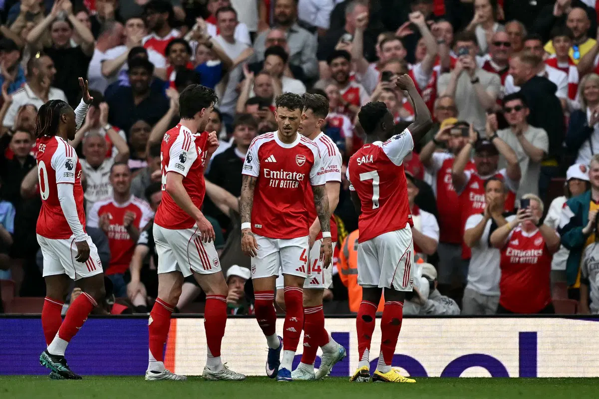 Arsenal Close In on Premier League Title as Tottenham Battle for Survival